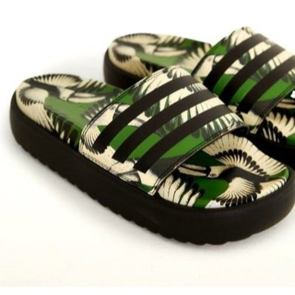 Adidas Adilette Platform Slides Crew Green Women’s Size 7 Sandals Beach Pool